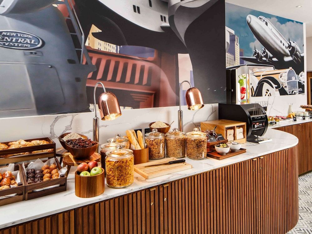 undefined IBIS STYLES London Heathrow East 8