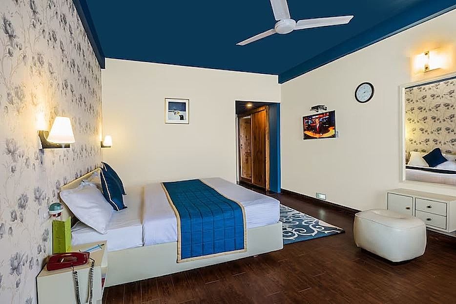 Honeymoon Inn Manali Deluxe Room with Bathtub 2