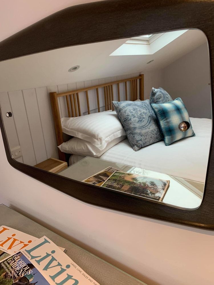 Deluxe Double Room (Room 6)