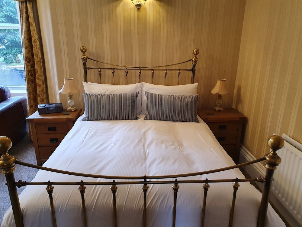 Deluxe Suite (Room 2)