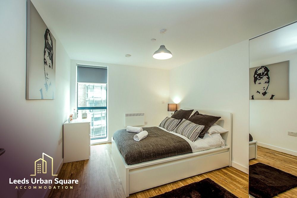 Apartment (904)