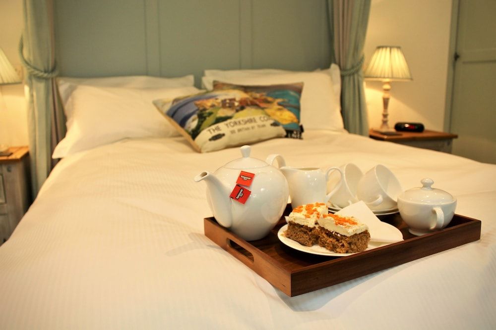 The Barn Deluxe King Room 3