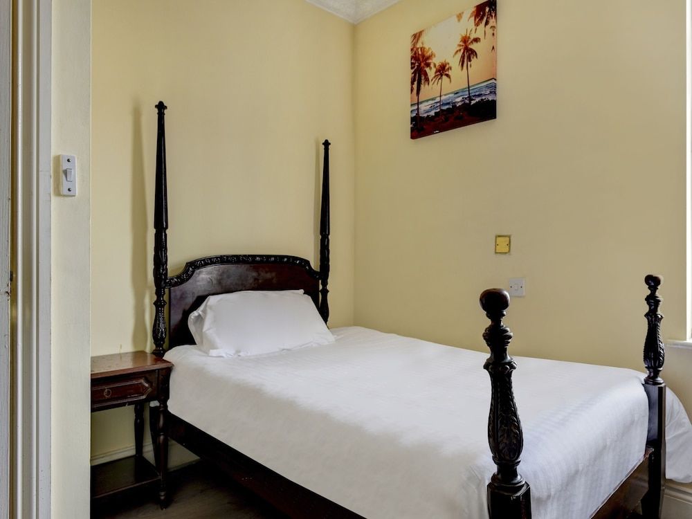 Empire Hotel Deluxe Double Room, 1 Double Bed 2