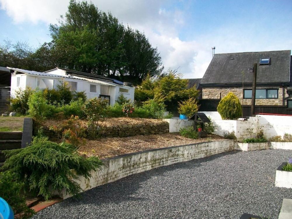 Bryncoch Double Room, 1 King Bed, Ensuite, Garden View 6