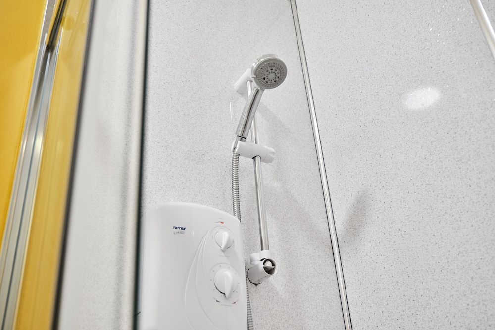 Forty Four North Twin Room, Shared Bathroom 14