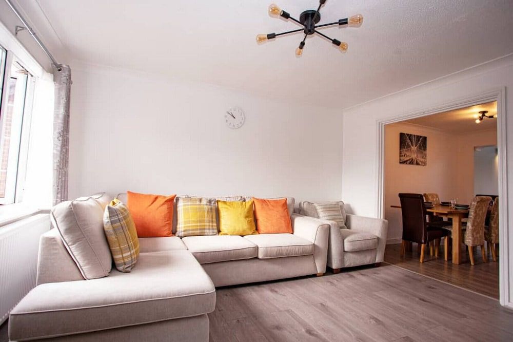 House (3 Bedrooms)