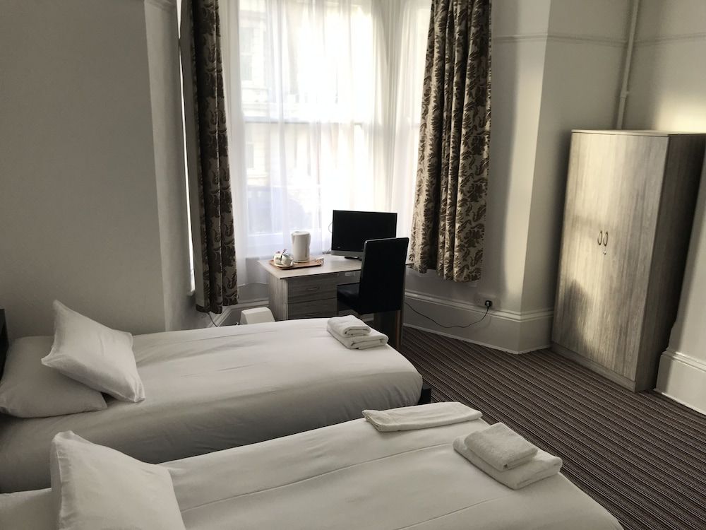 Economy Twin Room