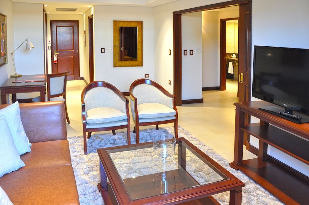 Gran Amérian Carlos V Executive Suite, 1 King Bed 5