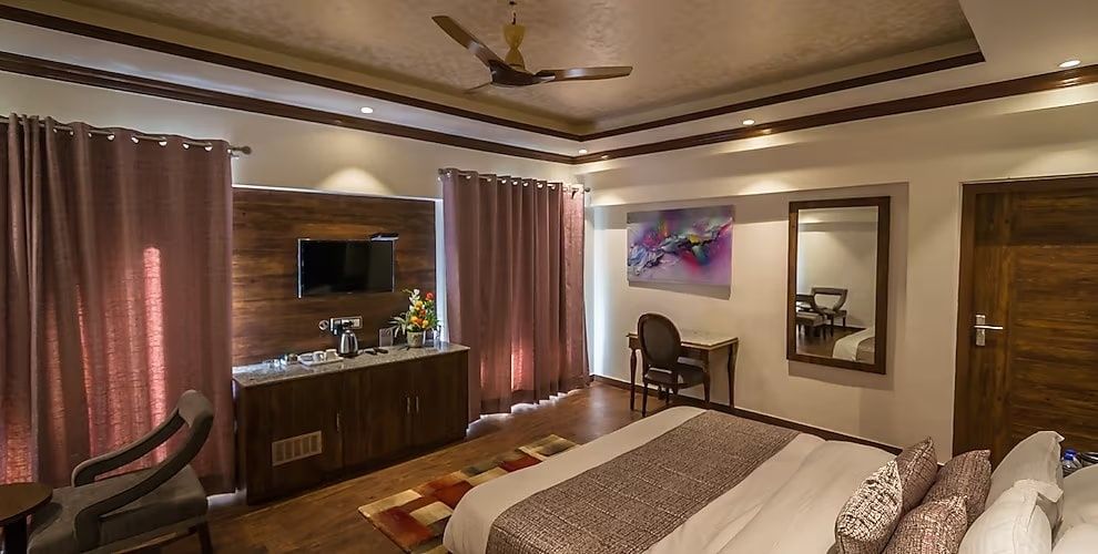 Luxury Room with Private Balcony ( Central Heated )