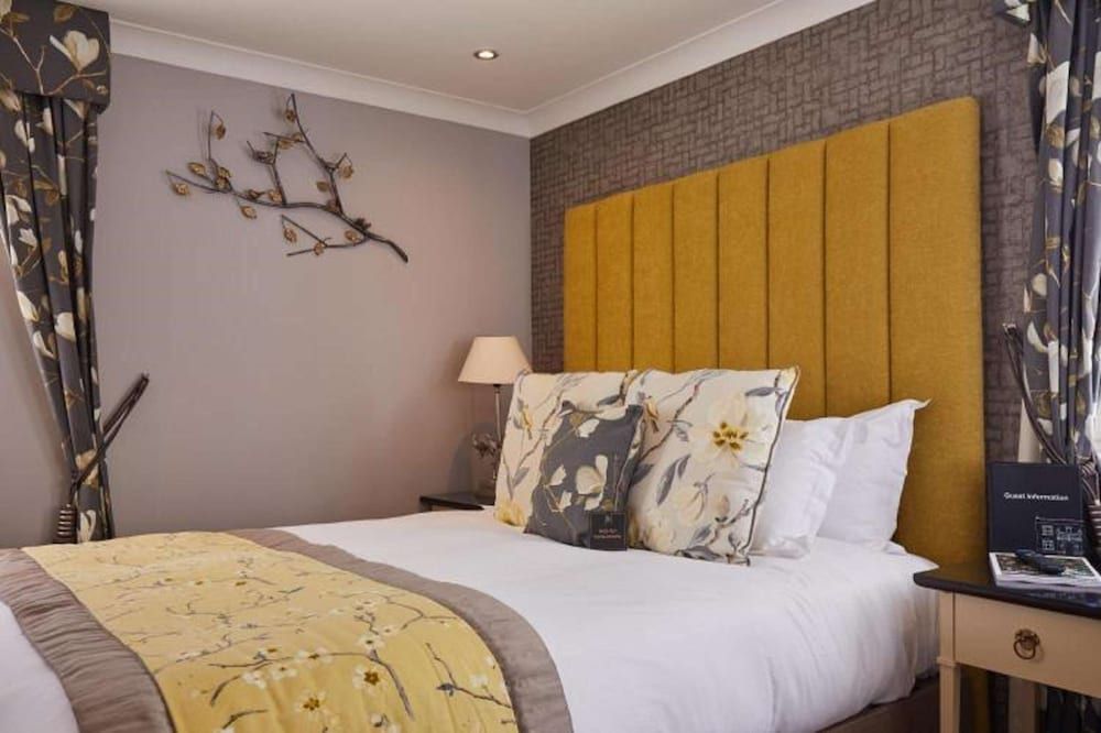 WorldHotels Distinctive Woughton House Hotel Superior Room, 1 Double Bed, Non Smoking 2