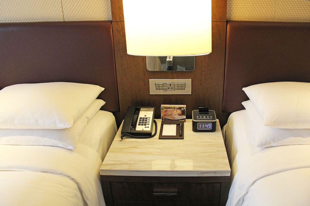 Shanghai Marriott Hotel Pudong East Deluxe Room, 2 Double Beds