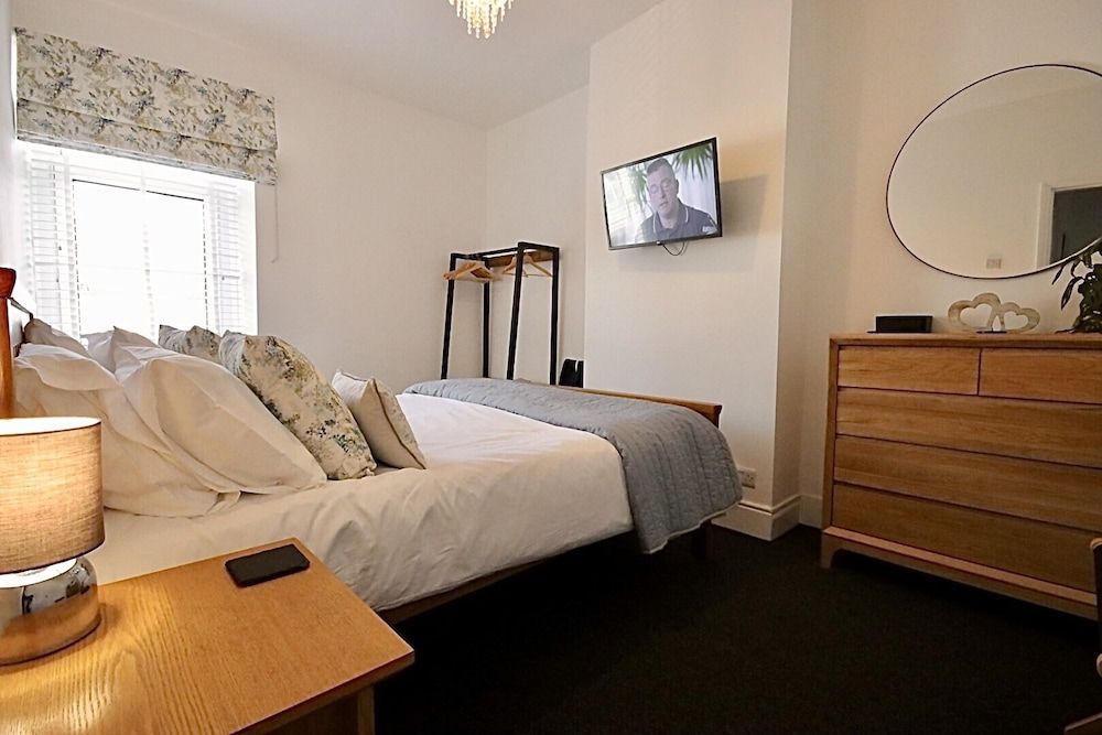 Kindly Light Cottage Cottage, Private Bathroom 3