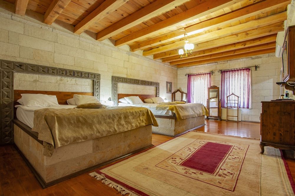 Ottoman Cave Suites Stone Room 6