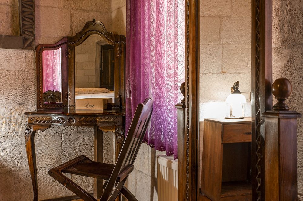 Ottoman Cave Suites Stone Room 22