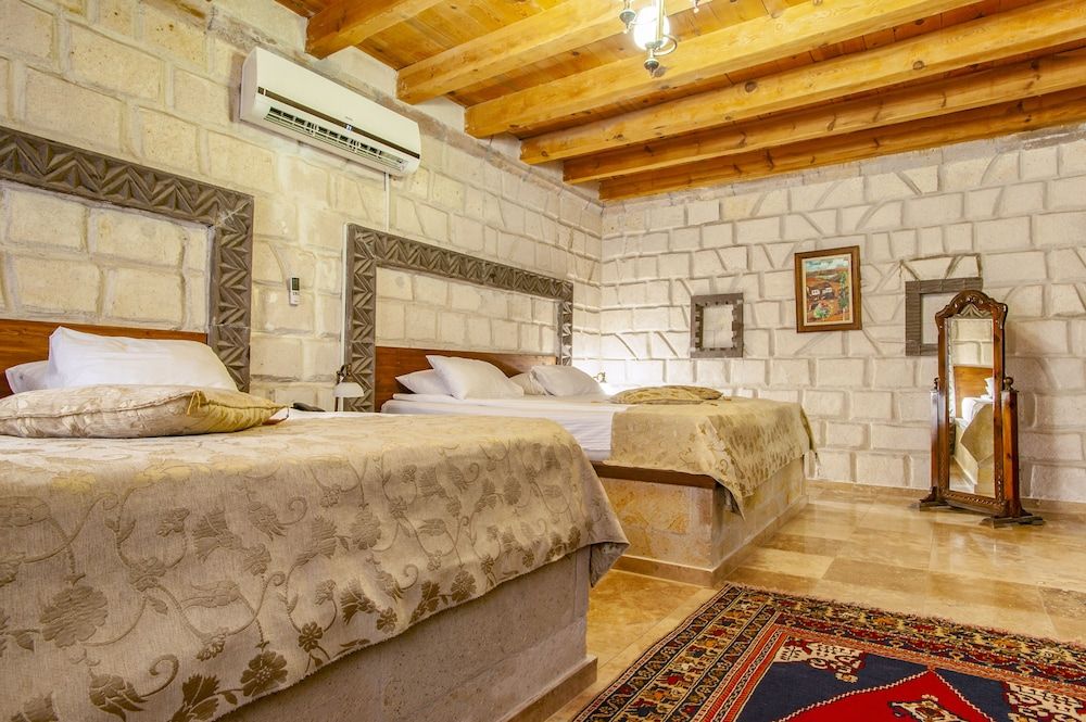 Ottoman Cave Suites Stone Room 15