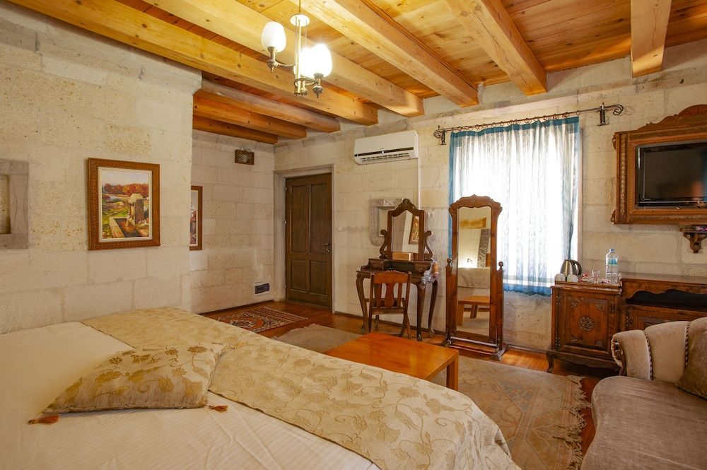 Ottoman Cave Suites Stone Room 3