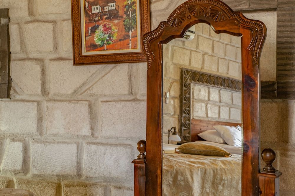 Ottoman Cave Suites Stone Room 23