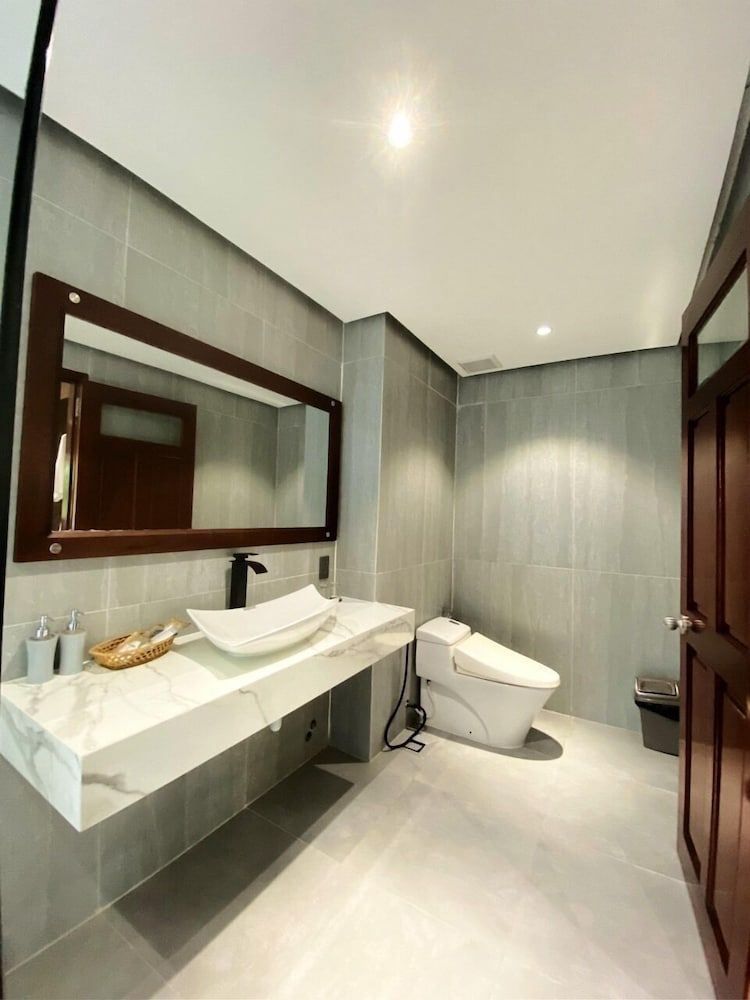 Dat Lanh Resort Bungalow Suite, Beachfront 7