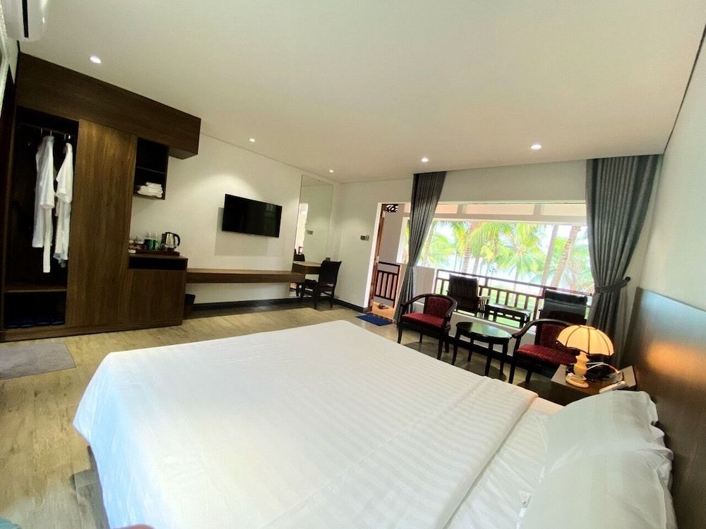 Dat Lanh Resort Bungalow Suite, Beachfront 3