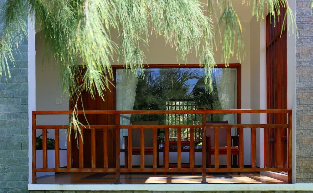 Dat Lanh Resort Bungalow Suite, Beachfront 4