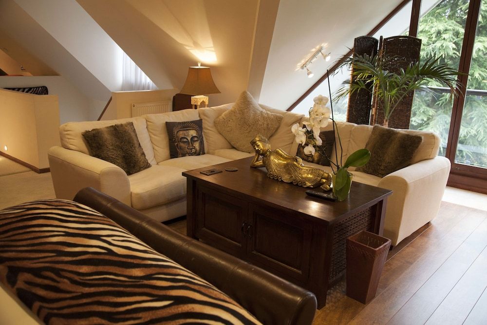 Bollinger Suite