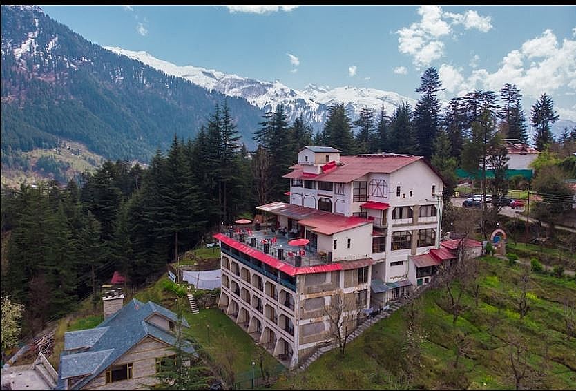 Hotel Snowcrest Manor