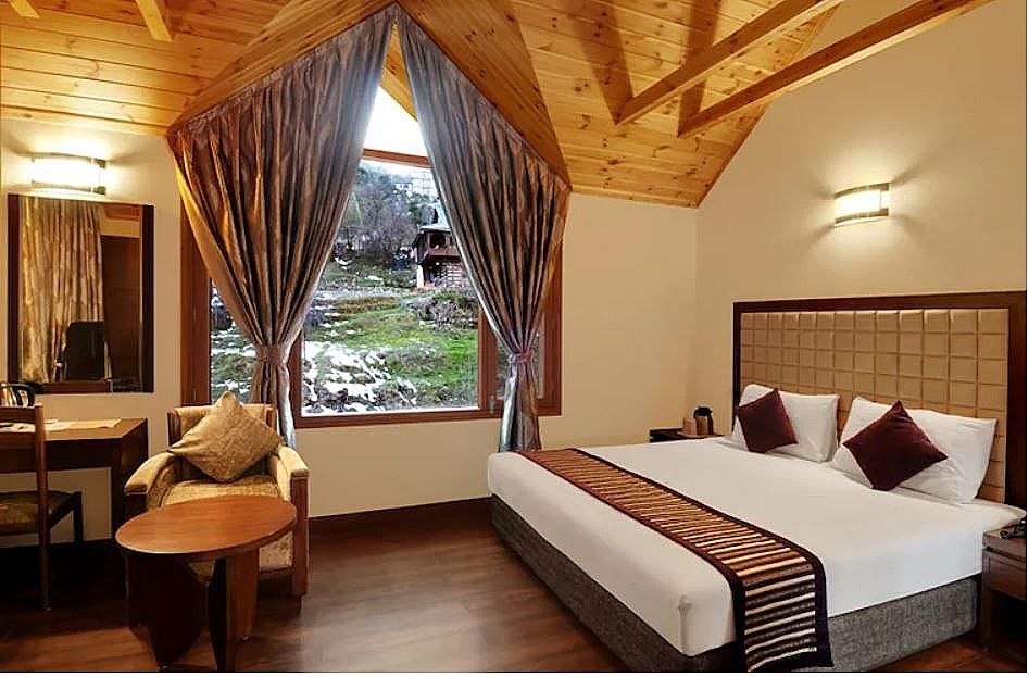 Private Four Room Villa (Private Balcony with Full Valley View )