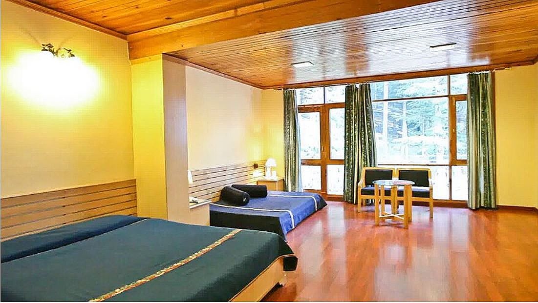 Suite with Bathtub (Private Balcony with Full Valley View)