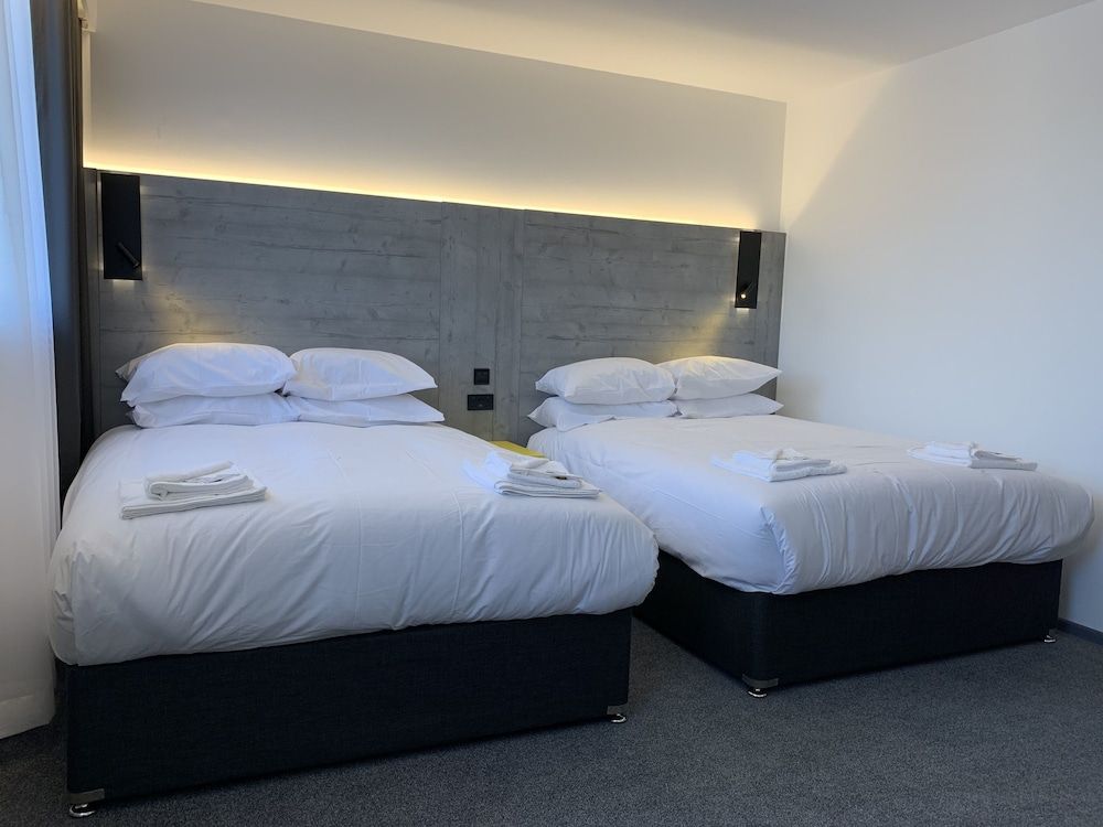 Deluxe Family Room