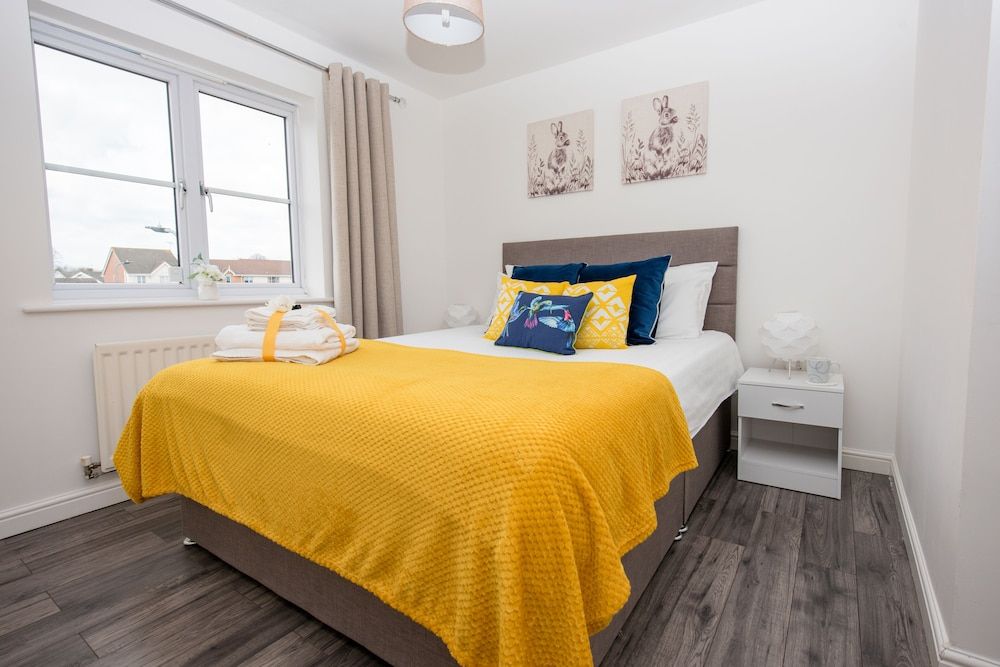 undefined KVM - Swan House 6