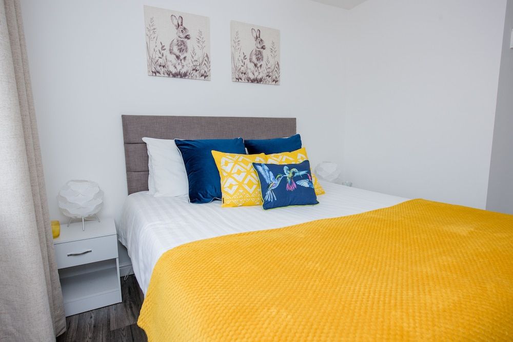 undefined KVM - Swan House 5