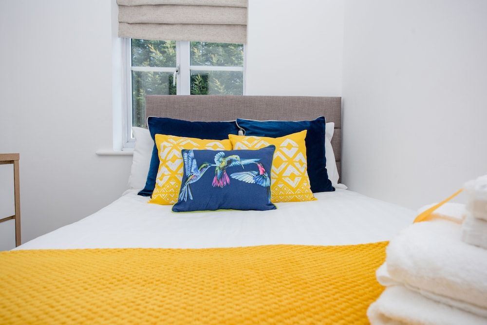 undefined KVM - Swan House 8