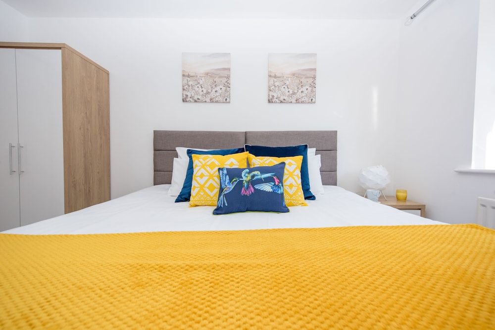 undefined KVM - Swan House 9