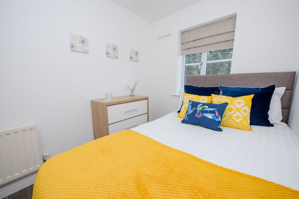 undefined KVM - Swan House 7