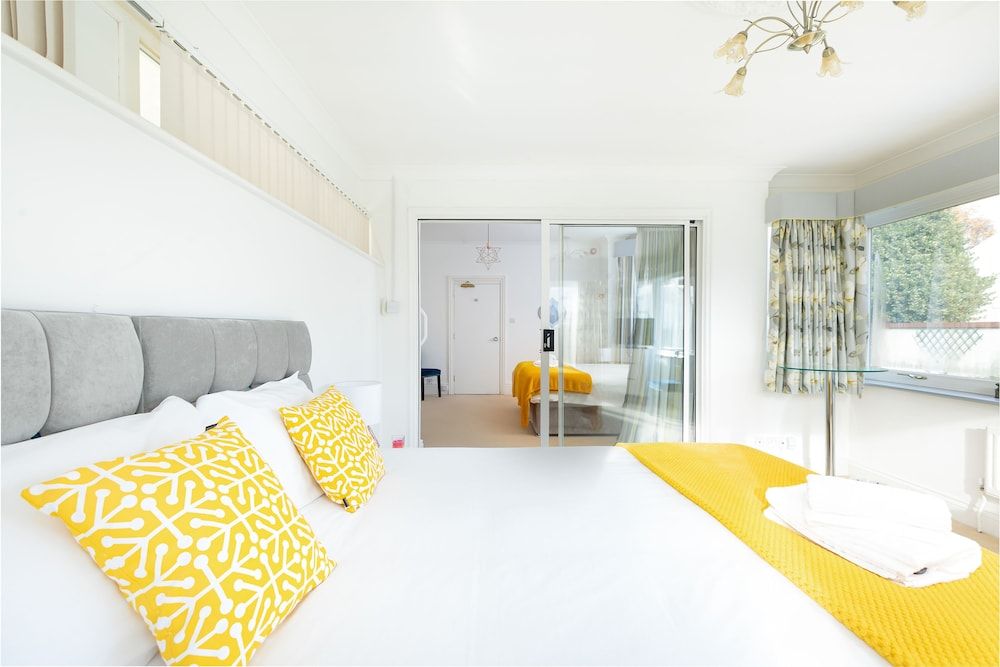 undefined KVM - Sugar Way House 10