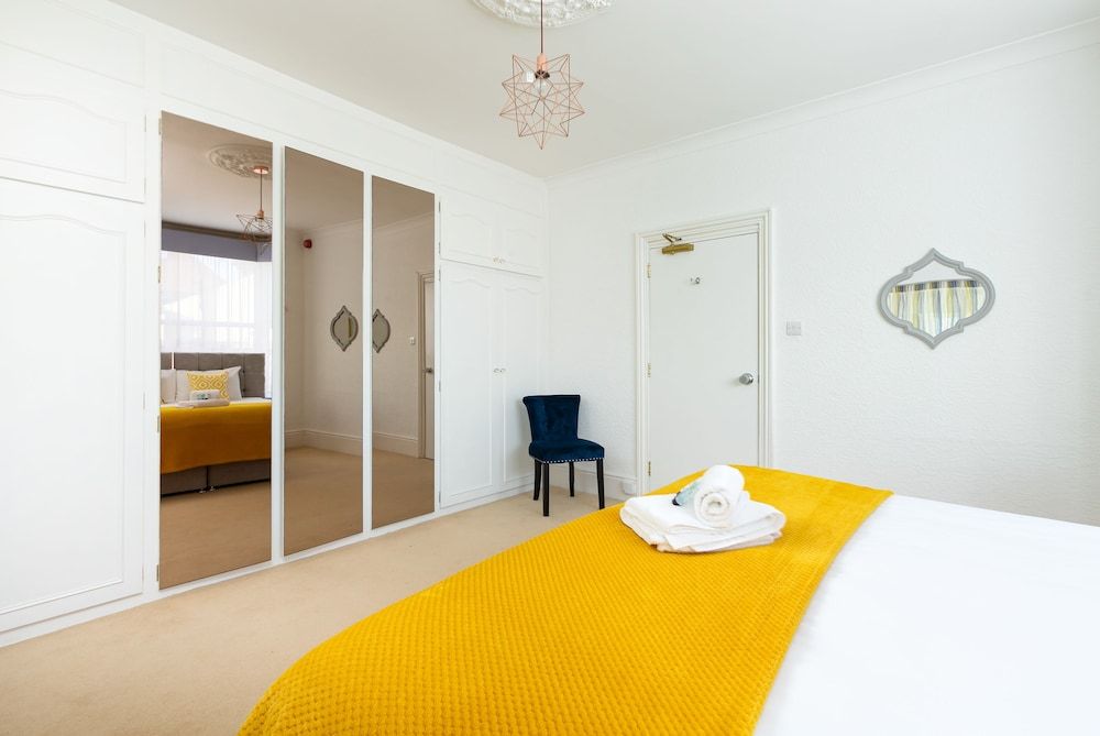 undefined KVM - Sugar Way House 6