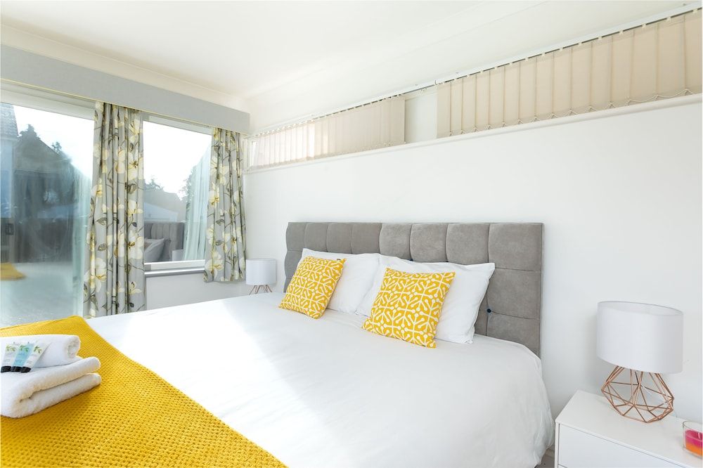 undefined KVM - Sugar Way House 9