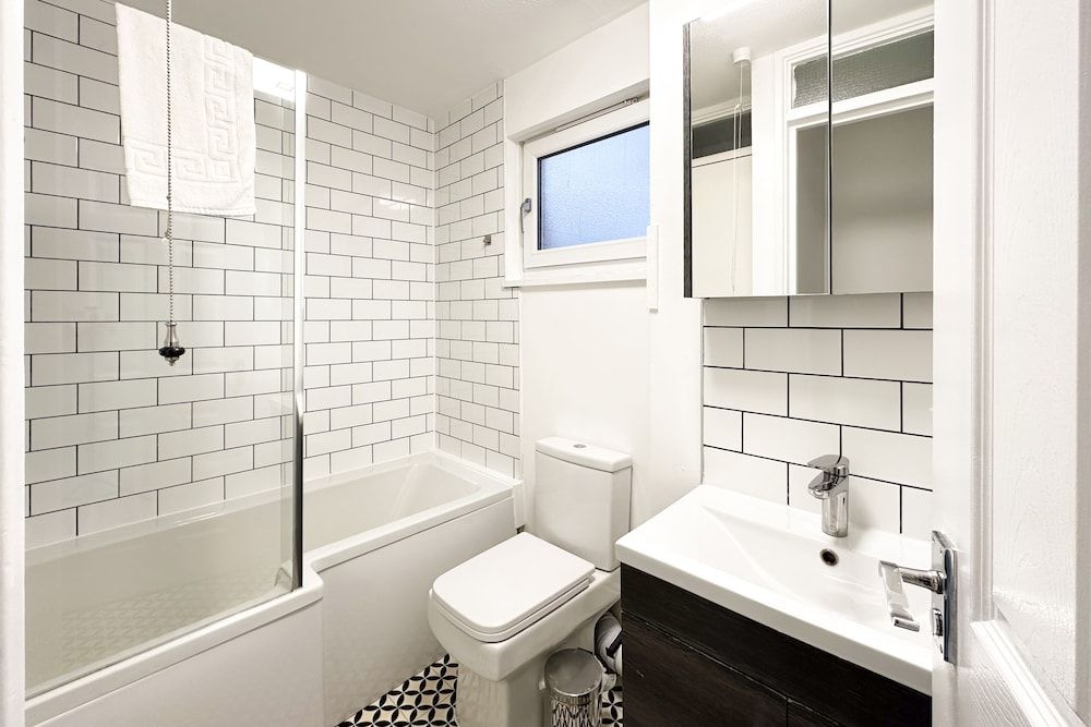 Clayton House by Your Lettings UK House 11