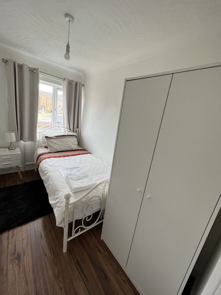 undefined Fellowes Garden 3