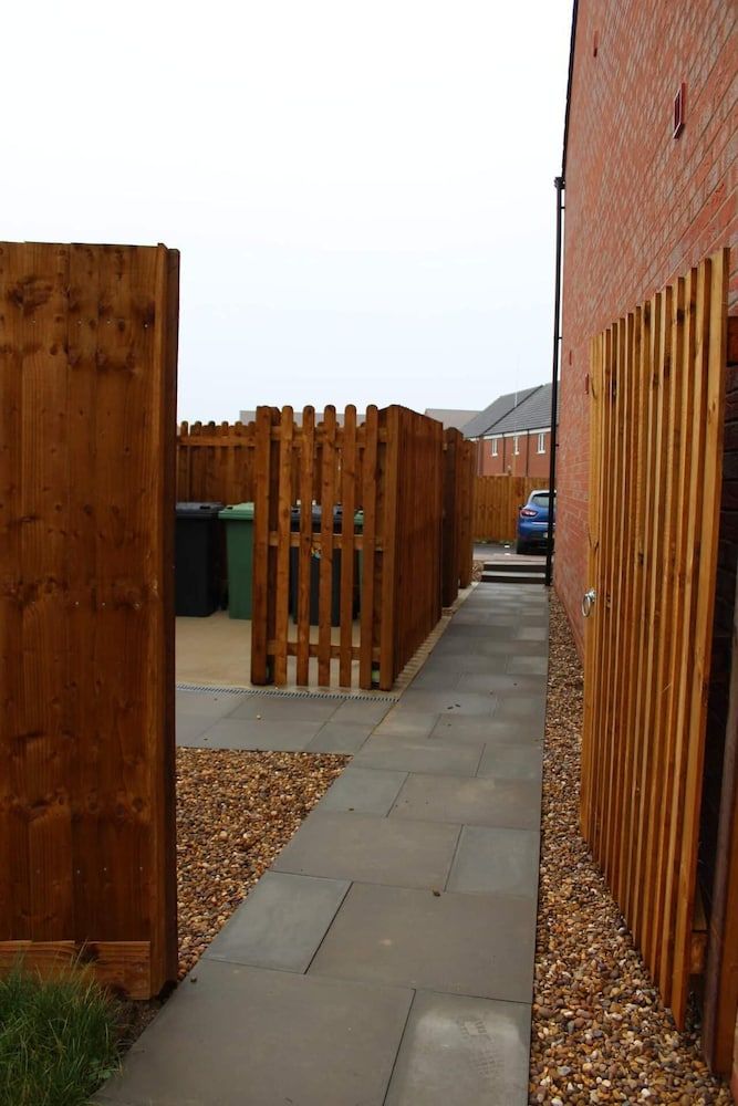 undefined Beautiful 1-bed House in Peterborough 2