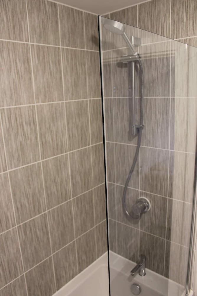 Beautiful 1-bed House in Peterborough House 7