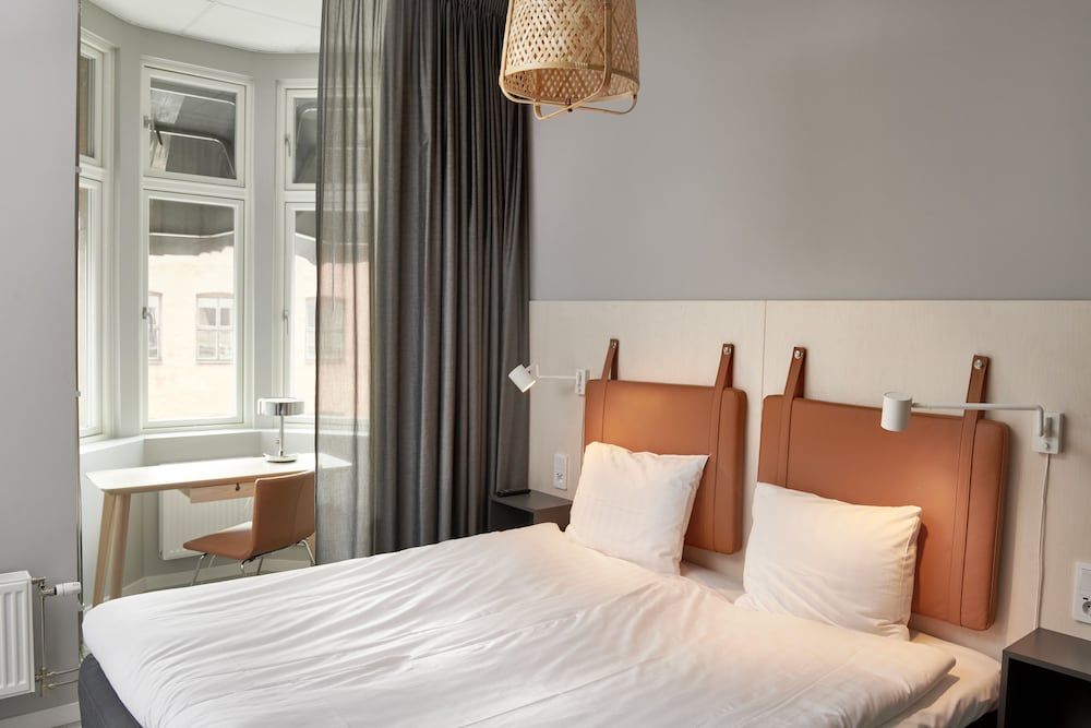 undefined Moment Hotels 8