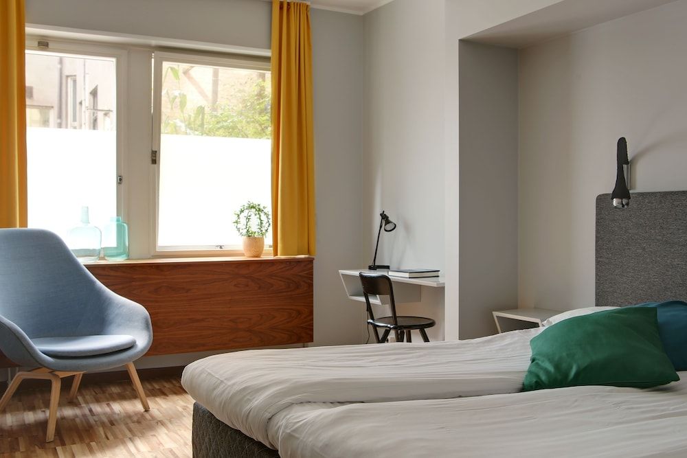 undefined Moment Hotels 9