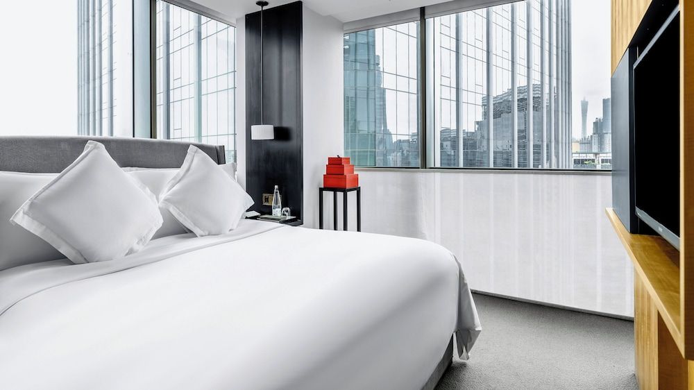Mandarin, Club Room, 1 King Bed