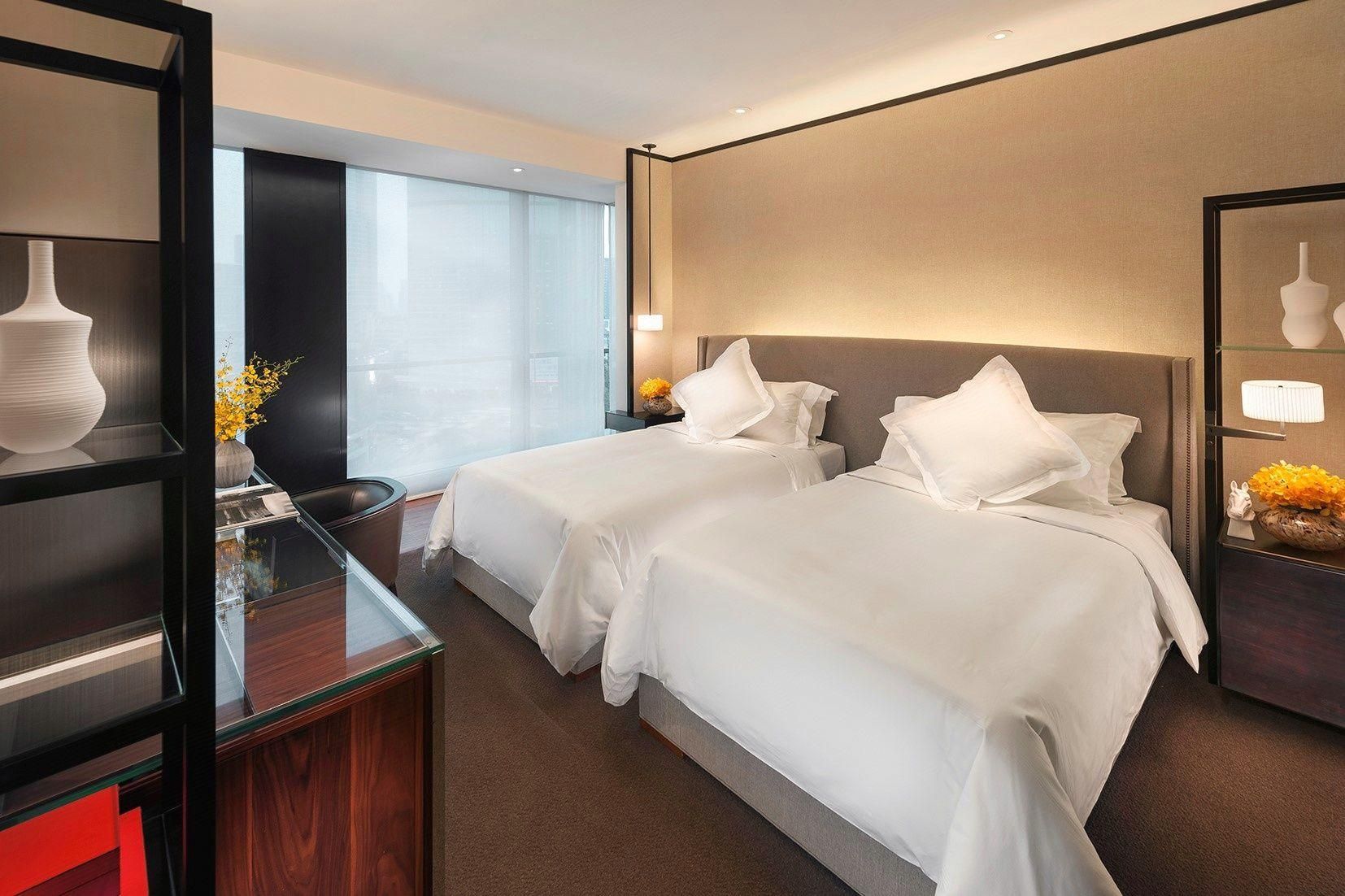 Club Deluxe Room Twin