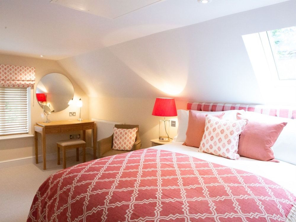 The White Horse Inn Deluxe Double Room, Ensuite 7