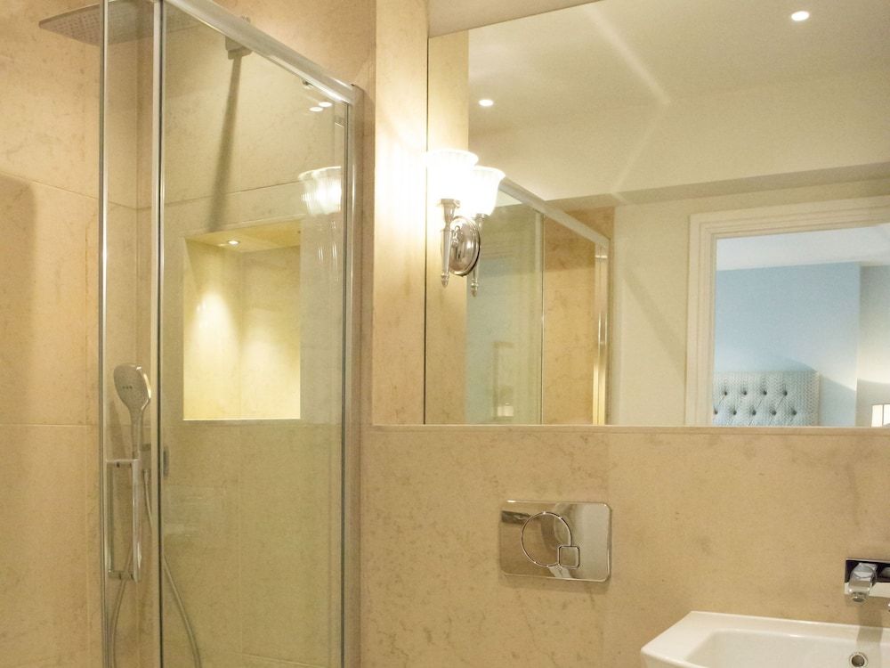 The White Horse Inn Deluxe Double Room, Ensuite 10