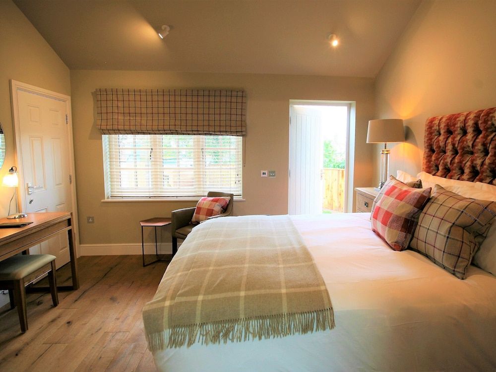 The White Horse Inn Deluxe Double Room, Ensuite 2