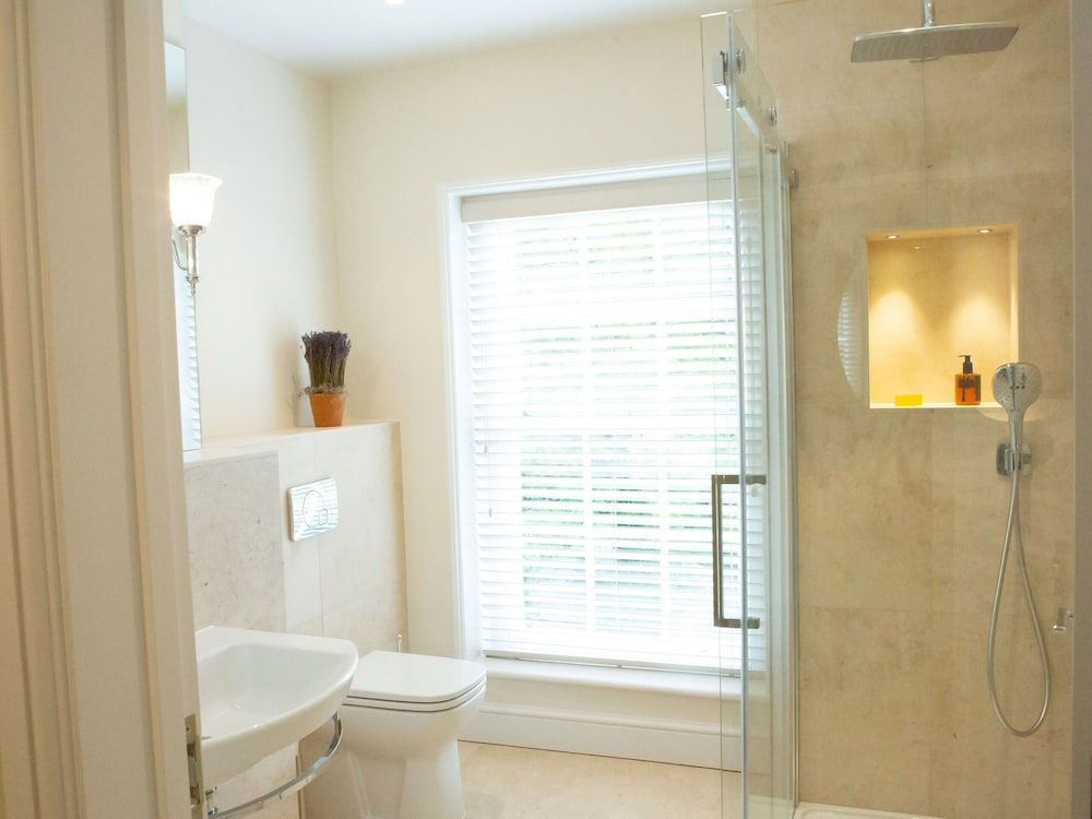 The White Horse Inn Deluxe Double Room, Ensuite 12