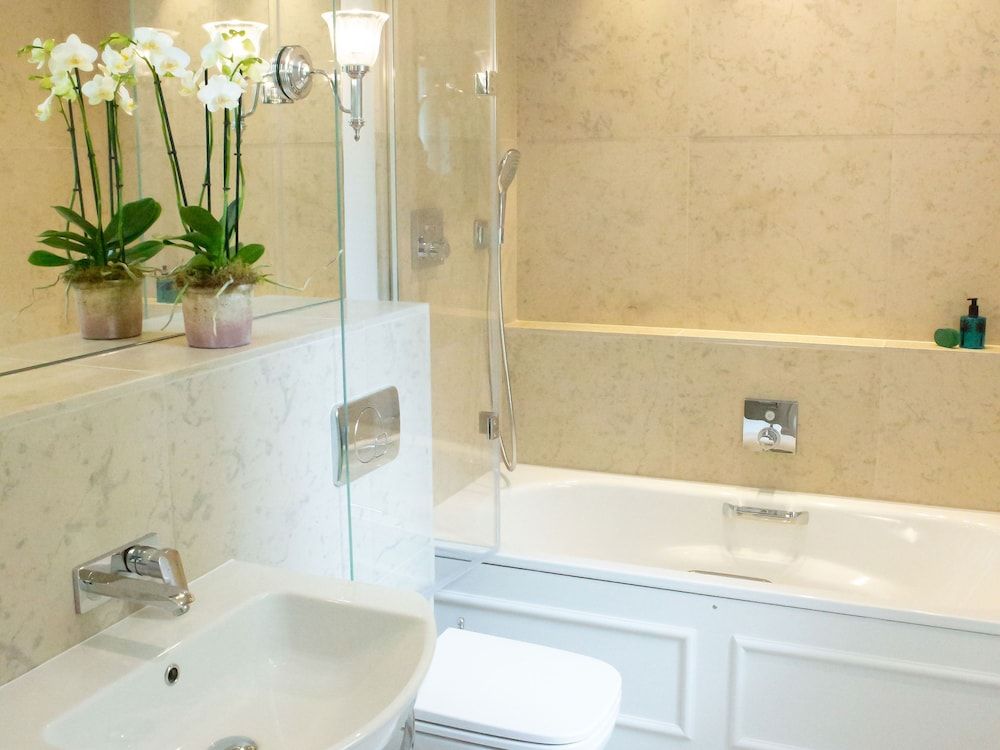 The White Horse Inn Superior Double Room, Ensuite 5